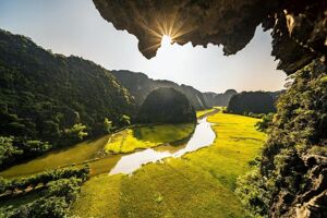 Tam Coc Culture Travel Guide: Vietnamese Traditions, Etiquette & Eco-Tours